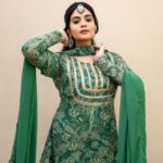Sreemukhi Instagram - Aadivaaram with star maa parivaaram! ✨ On @starmaa every Sunday at 11 am! ✨ Stylist @greeshma_krishna.k Outfit @pattusareeswholesale Jewellery @pretty.jewelbox PC @rt__photography_rt Make up @nookesh.malla Hair @mahesh_ravulapalli #sreemukhi #starmaa #aadivaaramwithstarmaaparivaaram