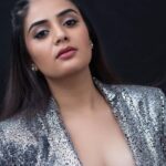 Sreemukhi Instagram - Bling it up! ✨ Outfit @gummadidalashashi.label Styling @greeshma_krishna.k Decor @vinnus_classy_events Make up @nookesh.malla Hair @mahesh_ravulapalli PC @chinthuu_klicks #bling #sreemukhi