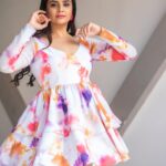Sreemukhi Instagram - Let’s twirl?!✨😍 Outfit @gummadidalashashi.label Makeup @nookesh.malla Hair @mahesh_ravulapalli PC @chinthuu_klicks #sreemukhi