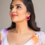 Sreemukhi Instagram - Let’s twirl?!✨😍 Outfit @gummadidalashashi.label Makeup @nookesh.malla Hair @mahesh_ravulapalli PC @chinthuu_klicks #sreemukhi