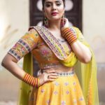 Sreemukhi Instagram - Rise n Shine! ✨ BB Jodi ✨ Outfit @olivesbysashi.in Styling @greeshma_krishna.k Earrings @yuvi_collections Makeup @nookesh.malla Hair @mahesh_ravulapalli PC @chinthuu_klicks #risenshine #yellows #sreemukhi #styledbygkk