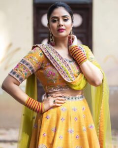 Sreemukhi Instagram - Rise n Shine! ✨ BB Jodi ✨ Outfit @olivesbysashi.in Styling @greeshma_krishna.k Earrings @yuvi_collections Makeup @nookesh.malla Hair @mahesh_ravulapalli PC @chinthuu_klicks #risenshine #yellows #sreemukhi #styledbygkk