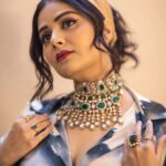 Sreemukhi Instagram - Retro! ✨❤️ BB Jodi! 💃✨ On @starmaa ✨ Styled by @greeshma_krishna.k Jewellery @emmadi_silver_jewellery PC @chinthuu_klicks Hair @mahesh_ravulapalli #sreemukhi #starmaa #bbjodi #styledbygkk