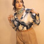 Sreemukhi Instagram - Retro! ✨❤️ BB Jodi! 💃✨ On @starmaa ✨ Styled by @greeshma_krishna.k Jewellery @emmadi_silver_jewellery PC @chinthuu_klicks Hair @mahesh_ravulapalli #sreemukhi #starmaa #bbjodi #styledbygkk