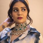 Sreemukhi Instagram - Retro! ✨❤️ BB Jodi! 💃✨ On @starmaa ✨ Styled by @greeshma_krishna.k Jewellery @emmadi_silver_jewellery PC @chinthuu_klicks Hair @mahesh_ravulapalli #sreemukhi #starmaa #bbjodi #styledbygkk