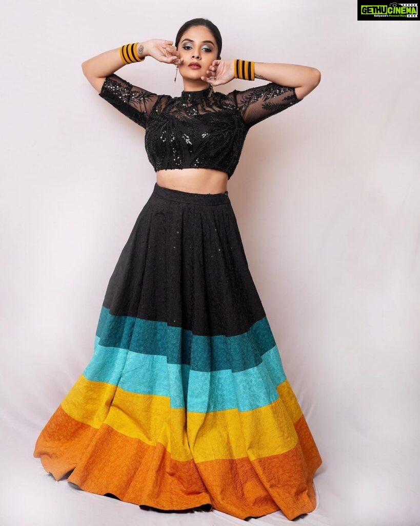 Sreemukhi Instagram - ASMP on @starmaa ✨ Styling @greeshma_krishna.k Outfit @laksha_creations PC @epics_by_pradeep Make up @nookesh.malla Hair @mahesh_ravulapalli #sreemukhi #aadivaaramwithstarmaaparivaaram #starmaa
