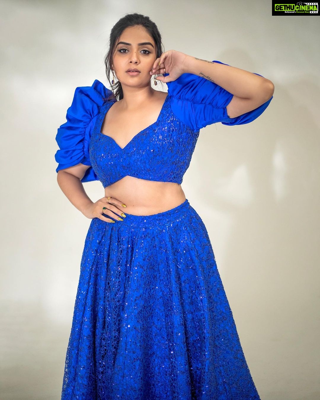 Sreemukhi Instagram - Out of blue?! ๐คจ No blue it up!!! ๐โจ๐ Styled by - @greeshma_krishna.k Style team - @stephen_styles_ Outfit - @abhignaakepati Earrings - @thetrinkaholic PC @chinthuu_klicks Make up @nookesh.malla Hair @mahi_brand_ #sreemukhi #blues #styledbygkk