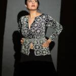 Sreemukhi Instagram – Black n whites! 🖤🤍✨

Styled by @greeshma_krishna.k 
Style team @stephen_styles_ 
Outfit @myshadesignerstudio 
Makeup  @nookesh.malla 
Hair  @mahi_ravulapalli
PC  @chinthuu_klicks 

#sreemukhi #throwback #blackandwhite 
#styledbygkk