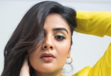 Sreemukhi Instagram - Happy Holi you guys ✨☺️ Outfit @gummadidalashashi.label Styling @greeshma_krishna.k Make up @nookesh.malla Hair @mahesh_ravulapalli PC @chinthuu_klicks #happyholi #sreemukhi