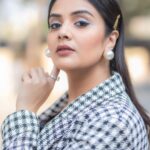 Sreemukhi Instagram - BB Jodi! 💃✨ On @starmaa ✨ Styled by @greeshma_krishna.k Earrings @thetrinkaholic PC @chinthuu_klicks Make up @nookesh.malla Hair @mahesh_ravulapalli #sreemukhi #starmaa #bbjodi #styledbygkk