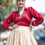 Sreemukhi Instagram - Sri ramanavami Shubhakankshalu 🥰 Styling @greeshma_krishna.k Outfit @akhilareddylabel Jewellery @yuvi_collections Make up @nookesh.malla Hair @mahesh_ravulapalli PC @chinthuu_klicks #sreemukhi #sriramanavami #styledbygkk