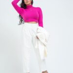 Sreemukhi Instagram – Pinks! ✨💕

Styled by @greeshma_krishna.k 
Style team @stephen_styles_ 
Makeup @nookesh.malla 
Hair @mahesh_ravulapalli 
PC @chinthuu_klicks 

#sreemukhi #starmaa #bbjodi 
#styledbygkk
