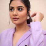 Sreemukhi Instagram - BB Jodi! 💃✨ On @starmaa ✨ Outfit @gummadidalashashi.label Styling @greeshma_krishna.k Earrings @thetrinkaholic PC @chinthuu_klicks Make up @nookesh.malla Hair @mahi_brand_ #sreemukhi #starmaa #bbjodi #styledbygkk