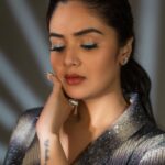 Sreemukhi Instagram - How could I miss posting these pictures 😍 Styled by - @greeshma_krishna.k Style team - @stephen_styles_ Outfit - @nishpanna_couture Make-up - @nookesh.malla Hair dresser - @mahesh_ravulapalli Photographer - @chinthuu_klicks #sreemukhi #throwback #styledbygkk
