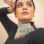 Sreemukhi Instagram - BB Jodi! 💃✨ On @starmaa ✨ Styled by @greeshma_krishna.k Jewellery @emmadi_silver_jewellery PC @chinthuu_klicks Make up @nookesh.malla Hair @mahi_brand_ #sreemukhi #starmaa #BBJodi #styledbygkk
