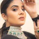 Sreemukhi Instagram - BB Jodi! 💃✨ On @starmaa ✨ Styled by @greeshma_krishna.k Jewellery @emmadi_silver_jewellery PC @chinthuu_klicks Make up @nookesh.malla Hair @mahi_brand_ #sreemukhi #starmaa #BBJodi #styledbygkk