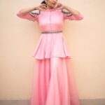 Sreemukhi Instagram - Aadivaaram with star maa parivaaram! ✨ On @starmaa every Sunday at 11 am! ✨ Styled by @greeshma_krishna.k Style team @stephen_styles_ Outfit - @pinkpetalsdesignhouse Earrings- @houseofqc PC @chinthuu_klicks Makeup @nookesh.malla Hair @mahesh_ravulapalli #sreemukhi #starmaa #aadivaaramwithstarmaaparivaaram #styledbygkk