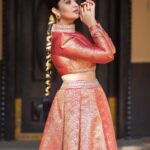 Sreemukhi Instagram - Aadivaaram with star maa parivaaram! ✨ On @starmaa every Sunday at 11 am! ✨ Styled by @greeshma_krishna.k Outfit @gummadidalashashi.label Accessories @houseofqc PC @chinthuu_klicks Make up @nookesh.malla Hair @mahi_brand_ #sreemukhi #starmaa #aadivaaramwithstarmaaparivaaram #styledbygkk