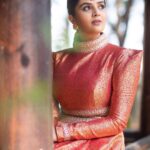 Sreemukhi Instagram - Aadivaaram with star maa parivaaram! ✨ On @starmaa every Sunday at 11 am! ✨ Styled by @greeshma_krishna.k Outfit @gummadidalashashi.label Accessories @houseofqc PC @chinthuu_klicks Make up @nookesh.malla Hair @mahi_brand_ #sreemukhi #starmaa #aadivaaramwithstarmaaparivaaram #styledbygkk