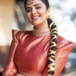 Sreemukhi Instagram - Aadivaaram with star maa parivaaram! ✨ On @starmaa every Sunday at 11 am! ✨ Styled by @greeshma_krishna.k Outfit @gummadidalashashi.label Accessories @houseofqc PC @chinthuu_klicks Make up @nookesh.malla Hair @mahi_brand_ #sreemukhi #starmaa #aadivaaramwithstarmaaparivaaram #styledbygkk