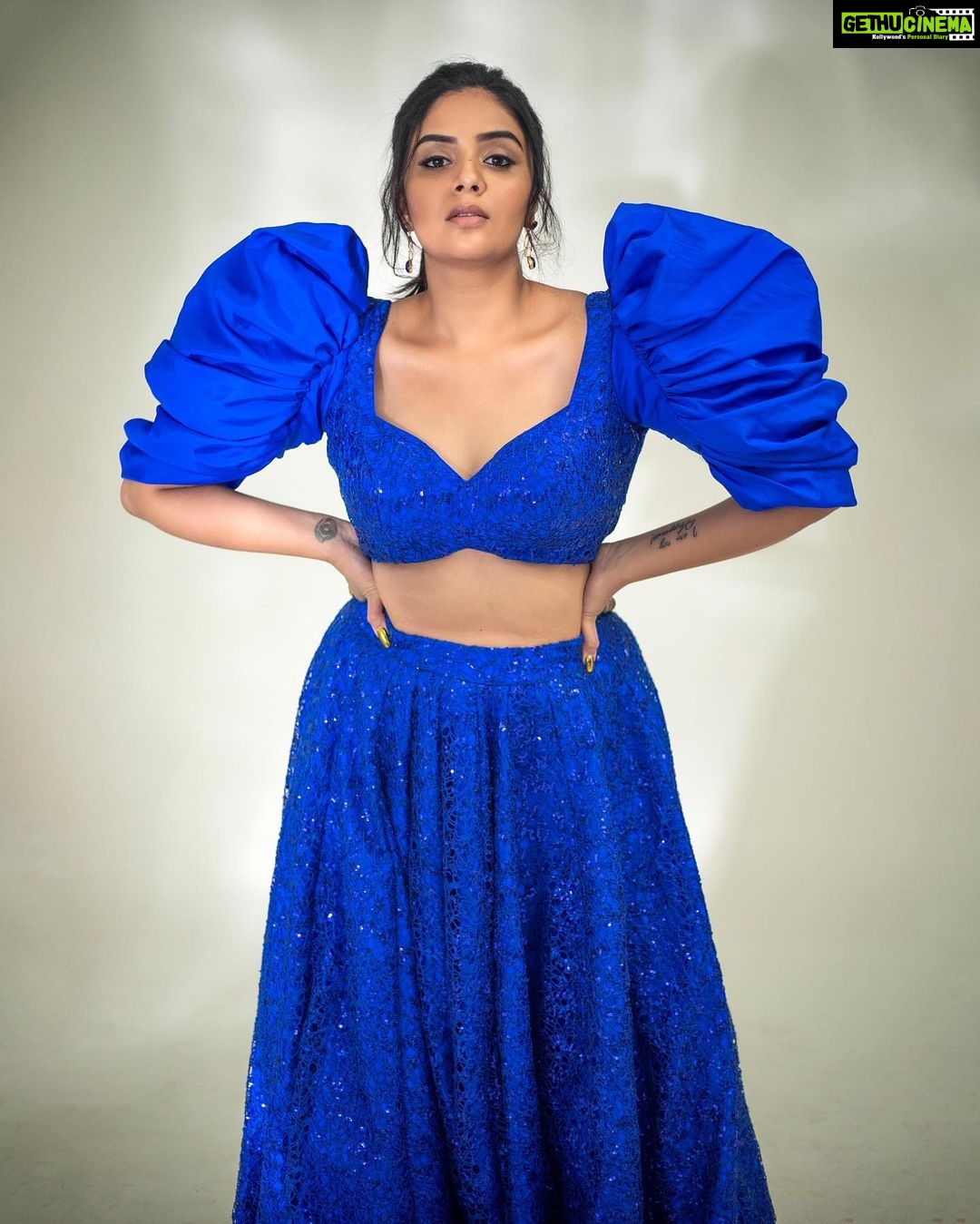 Sreemukhi Instagram - Out of blue?! ๐คจ No blue it up!!! ๐โจ๐ Styled by - @greeshma_krishna.k Style team - @stephen_styles_ Outfit - @abhignaakepati Earrings - @thetrinkaholic PC @chinthuu_klicks Make up @nookesh.malla Hair @mahi_brand_ #sreemukhi #blues #styledbygkk