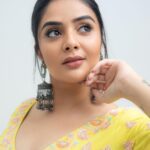Sreemukhi Instagram - BB Jodi! 💃✨ On @starmaa ✨ Styled by @greeshma_krishna.k Outfit @akhilareddylabel PC @chinthuu_klicks Make up @nookesh.malla Hair @mahi_brand_ #sreemukhi #starmaa #BBJodi #styledbygkk