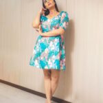 Sreemukhi Instagram - Mr.&Mrs. ✨ On ETV @gnapikaentertainments ✨❤️ Styling @greeshma_krishna.k Outfit @gummadidalashashi.label PC @chinthuu_klicks Makeup @nookesh.malla Hair @mahi_brand_ #sreemukhi #mr.&mrs #etv #gnapikaentertainments #styledbygkk