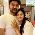 Sreemukhi Instagram - Happy Birthday Thampri @sushruth 😍😘 I love you the most ❤️ Hence I twin with you! 🤪😝 Kisses! Hugs! Love! 🧿 #sushruth #happybirthday #iloveyou