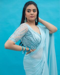 Sreemukhi Instagram - Mr.&Mrs. ✨
On ETV @gnapikaentertainments ✨❤️

Outfit @gummadidalashashi.label 
PC @chinthuu_klicks 
Makeup @nookesh.malla 
Hair @mahi_brand_ 

#sreemukhi #mr.&mrs #etv #gnapikaentertainments