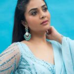 Sreemukhi Instagram - Mr.&Mrs. ✨ On ETV @gnapikaentertainments ✨❤️ Outfit @gummadidalashashi.label PC @chinthuu_klicks Makeup @nookesh.malla Hair @mahi_brand_ #sreemukhi #mr.&mrs #etv #gnapikaentertainments