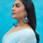 Sreemukhi Instagram - Mr.&Mrs. ✨ On ETV @gnapikaentertainments ✨❤️ Outfit @gummadidalashashi.label PC @chinthuu_klicks Makeup @nookesh.malla Hair @mahi_brand_ #sreemukhi #mr.&mrs #etv #gnapikaentertainments