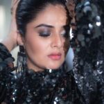 Sreemukhi Instagram - Happy new year! ❤️✨ Aadivaaram with star maa parivaaram! ✨ On @starmaa every Sunday at 11 am! ✨ Styled by @greeshma_krishna.k PC @chinthuu_klicks Make up @nookesh.malla Hair @mahi_brand_ #sreemukhi #starmaa #aadivaaramwithstarmaaparivaaram #styledbygkk