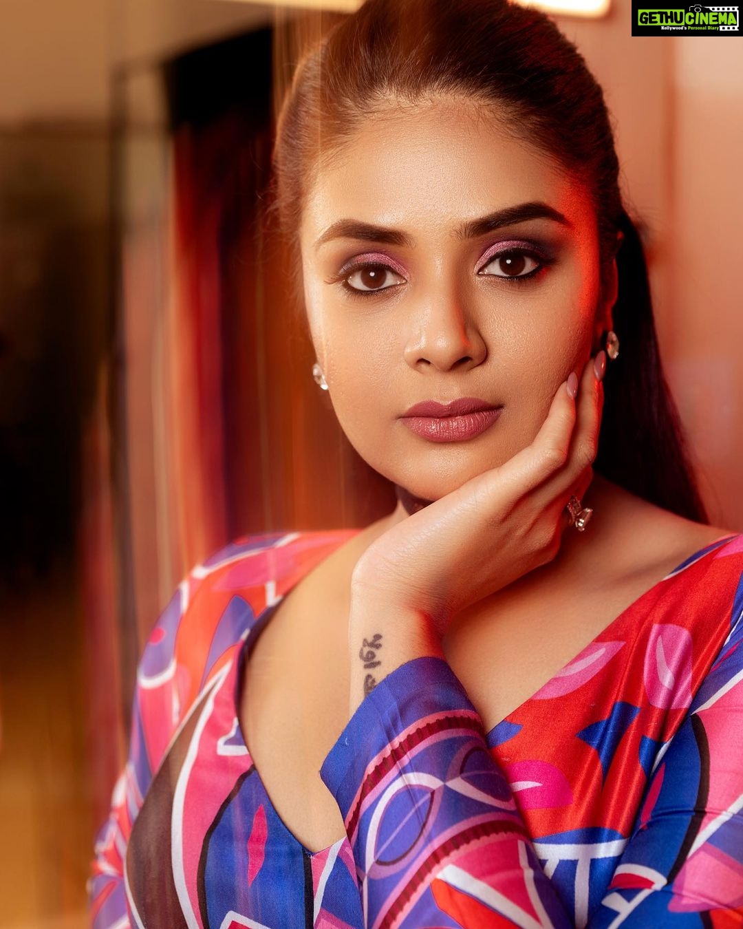 Sreemukhi Instagram - ASMP Star Wars ✨ Launch on @starmaa today ✨❤️ Outfit @gummadidalashashi.label PC @rajeshphoto_ Make up @nookesh.malla Hair @mahesh_ravulapalli #sreemukhi #ASMPstarwars #aadivaaramwithstarmaaparivaaram #starmaa
