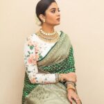 Sreemukhi Instagram - Aadivaaram with star maa parivaaram! ✨ On @starmaa every Sunday at 11 am! ✨ Styled by @greeshma_krishna.k Outfit @riya_designing_studio Accessories @karnikajewelshyd & @yuvi_collections PC @chinthuu_klicks Make up @nookesh.malla Hair @mahi_brand_ #sreemukhi #starmaa #aadivaaramwithstarmaaparivaaram #styledbygkk