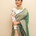 Sreemukhi Instagram - Aadivaaram with star maa parivaaram! ✨ On @starmaa every Sunday at 11 am! ✨ Styled by @greeshma_krishna.k Outfit @riya_designing_studio Accessories @karnikajewelshyd & @yuvi_collections PC @chinthuu_klicks Make up @nookesh.malla Hair @mahi_brand_ #sreemukhi #starmaa #aadivaaramwithstarmaaparivaaram #styledbygkk