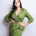 Sreemukhi Instagram - Greens! ✨ Styling @greeshma_krishna.k Jewellery @pra_jewels PC @epics_by_pradeep #sreemukhi