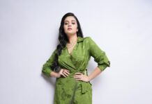 Sreemukhi Instagram - Greens! ✨ Styling @greeshma_krishna.k Jewellery @pra_jewels PC @epics_by_pradeep #sreemukhi