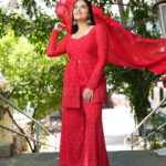 Sreemukhi Instagram - Neethone dance ❤️ Outfit @gummadidalashashi.label Earrings @emmadi_silver_jewellery PC @epics_by_pradeep Make up @nookesh.malla Hair @mahesh_ravulapalli #neethonedance #starmaa #sreemukhi