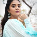 Sreemukhi Instagram - ASMP ✨ Farewell on @starmaa ✨ Styling @greeshma_krishna.k Outfit @label_isha PC @epics_by_pradeep Makeup @nookesh.malla Hair @mahesh_ravulapalli #sreemukhi #ASMP #