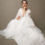 Sreemukhi Instagram - Neethone dance 💃✨ Grand launch at 6PM on @starmaa ✨ Outfit @gummadidalashashi.label Earrings @thetrinkaholic Bracelets @bcos_its_silver PC @epics_by_pradeep Make up @nookesh.malla Hair @mahesh_ravulapalli #neethonedance #starmaa #sreemukhi #grandlaunch
