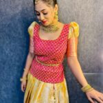 Sreethu Krishnan Instagram - இனிய தமிழ் புத்தாண்டு 2022 நல்வாழ்த்துக்கள்✨…. Mua and hairdo @kalps_makeover_artist ♥️ Jewels @new_ideas_fashions Outfit @faamysfashions #newyear #tamil #shoot EVP Film City