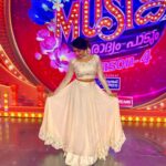 Sreethu Krishnan Instagram - Never be afraid of what you are going for ….. Outfit and jewels @bougainvilleatvm ✨ #startmusic #asianet #malayalam #ammaariyathe #show #onam #celebration Kochi, India
