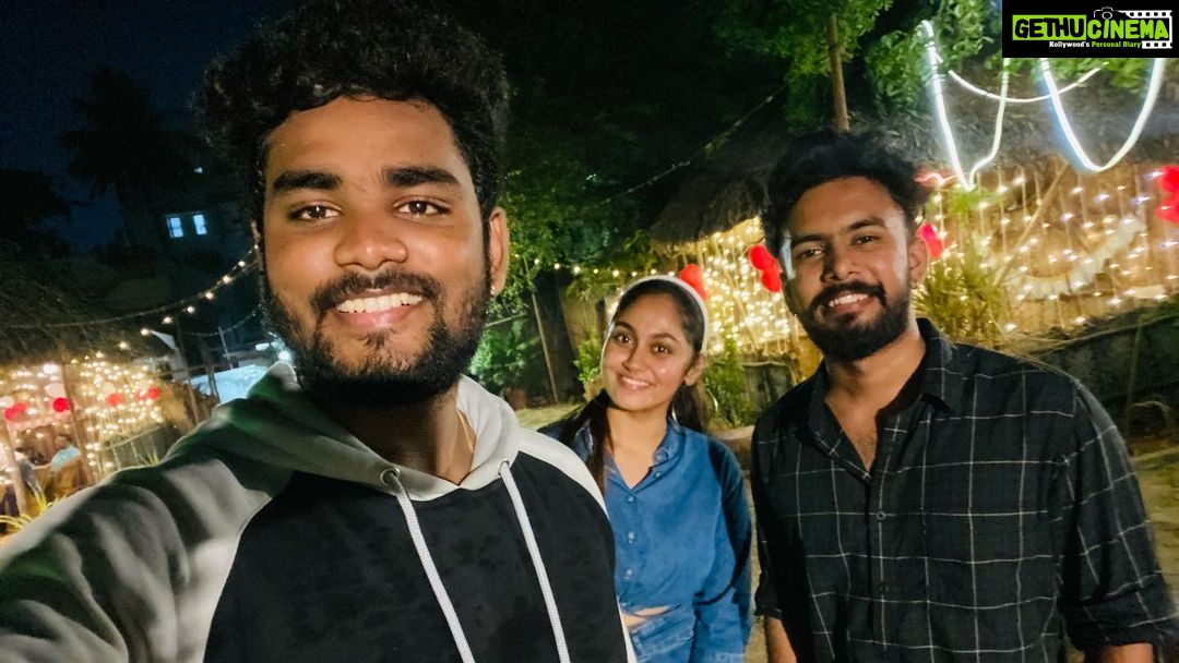 Sreethu Krishnan Instagram - #may2 Many thanks to all those who wished me a HAPPY BIRTHDAY yesterday… It means alot to me guys …. Blessed to receive all your wishes, photos , videos and all your edits ♥️✨🤗…. M really really grateful for all your love and support towards me …. #sreekhil #adeena #sreethu #sreethukrishnan A very big thankyou to @abinaya_satishkumar 💃🥳😍♥️✨for the surprise that too with my favorite people ♥️♥️✨… #mummy #anuradhama #arthyaunty @kalps_makeover_artist 💜 @jose__sweety 💕 @janani_ashokkumar 💟 @aarthyvenkat_ ❤️ @samvishal0928 ✨ @sebastinrozario 🤩 @lavanya_offi 🫣 @akshayamakeupartistry 😂♥️. @dhev_vicky 🥳 Each of you made my day more special 🤗♥️✨…. Once again thanks for coming 🫣♥️✨….. #may2 #birthday #vibes #happy #beach The shack at Elliots