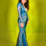 Sreethu Krishnan Instagram - When people see good they expect good ♥️ and I don't want to live up to their expectations 🧚‍♀️✨… ~ D 💙Mua @sulthana_makeover_artistry 💙 💙Outfit @bougainvilleatvm 💙 #asianettelevisionawards2022 #asianet Kochi, India