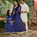 Sridevi Vijaykumar Instagram - Happy diwali from us to you all 💥🌟😊 #diwali#festiveseason#deepavali#celebration#tradition#family#togetherforever#thisisus#diwalicelebration#lights#flowers#crackers#spark#gatherings#festive#twinning#momanddaughter#happy#enjoythemoment