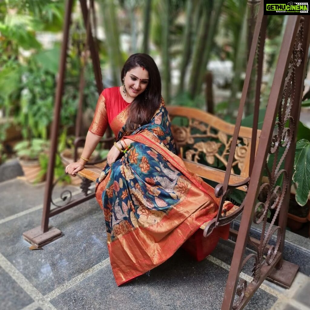 Sridevi Vijaykumar Instagram - Life is a festival Celebrate every bit of it 😊😊😊 Saree:@rdm_collections90 #festivalfashion#saree#instapic#indianwear#traditionalwear#silksaree#kalamkari#kanchi#happyvibes#positivity#happiness