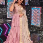 Sridevi Vijaykumar Instagram - Happy Sunday Enjoy your Day 🤗💜 @neerusindia @the_jewel_gallery #adivaramwithstarmaaparivarm #Sunday#familytime#entertainment#tvshow#starmaa#happysunday#comedy#comedystars#comedyshow#goodday#havefun#happyvibes#instapics#instafeed#makeup#dress#hairstyles#neerusindia#indianwear#lilac#pastel#smile#love#sridevi