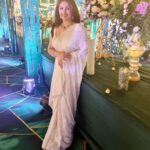 Sridevi Vijaykumar Instagram - You were born to be Real, Not to be Perfect ..🤗 Have a good day😊🤗 #weekend#enjoylife#instaquotes#positivethoughts#white#purity#saree#sareelove#instagood#instagram#weekendvibes#fun#Happiness#smile#stayhappy