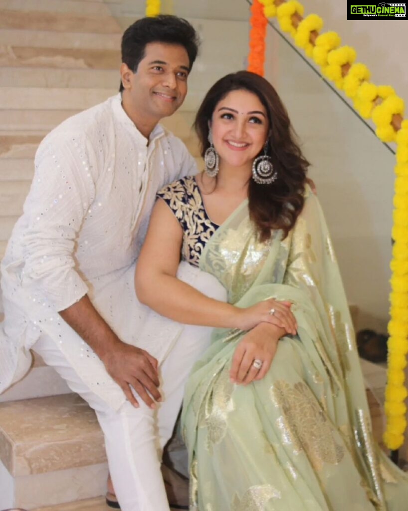 Sridevi Vijaykumar Instagram - Happy birthday Rahul❤️ Grateful to have you as a partner to enjoy and explore life journey together🥂 happy times ahead 🤗😍😘❤️ love you ❤️ #happybirthday#birthdaywishes#hubbylove#mineforever#november#birthday#happytimes#love#laughter#togetherforever#blessed#future#strength#growingstronger#positive