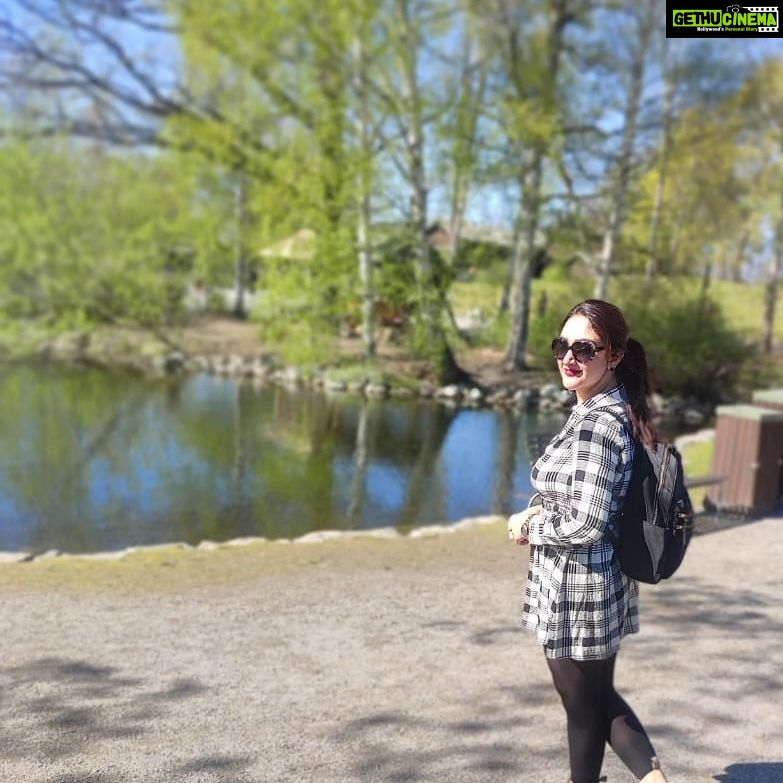 Sridevi Vijaykumar Instagram - Train your mind to see the good in everything... ππ€ Have a great week β€οΈ . . . . . #sweden #stockholm #Europe #holiday #traveltheworld #enjoythemoment #travel #visitstockholm #beautiful #scandinavian #countries #loveforflowers #flowers #parks #cafes #myholiday #springtime #spring #summer #throwback #myworld #myfamily #europe2023 #happyweek #mondayquotes #instafeed #instagram